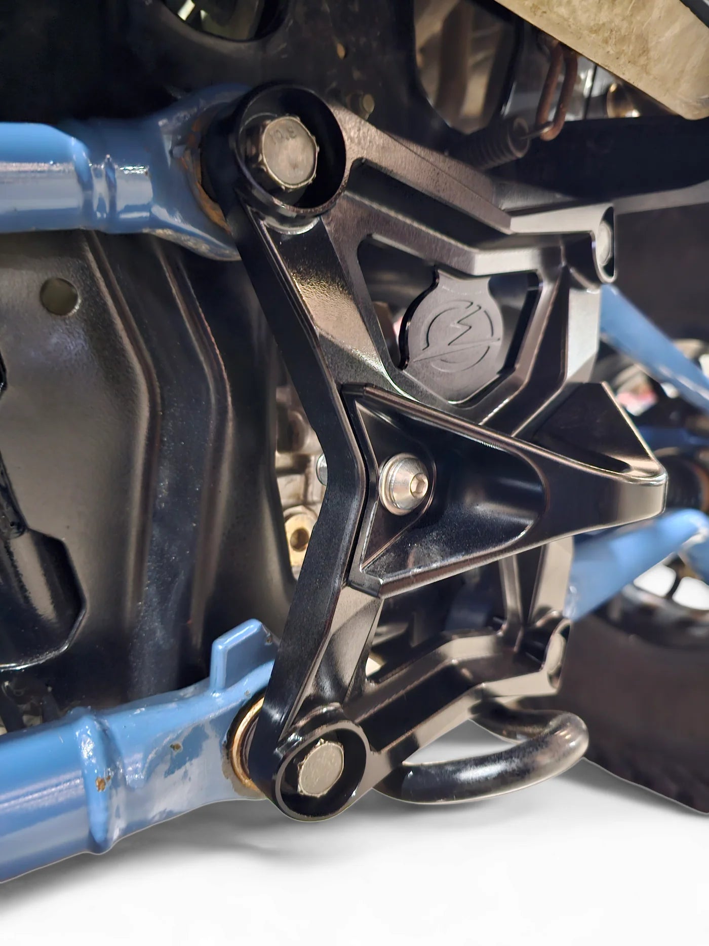 Elektric Offroad Billet Radius Rod Plate W/ Tow Hook Polaris Pro XP / XP4 2020+ Black Side View