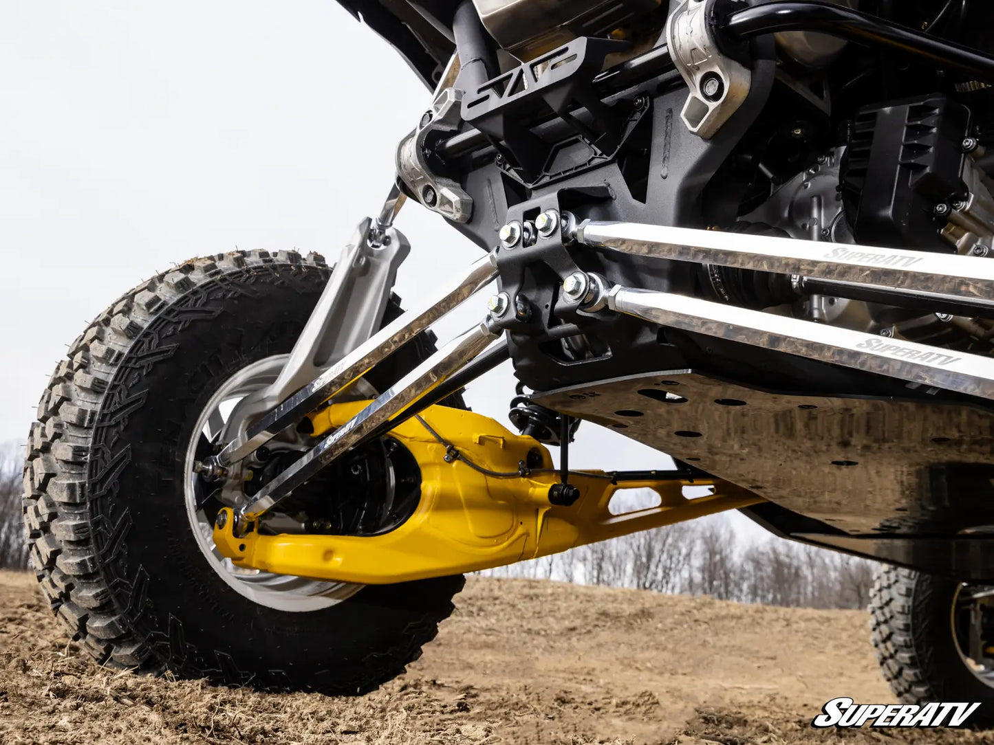 SuperATV HEX Billet Radius Rods Bars Can Am MAVERICK R X XRS 2024+ Mounted View
